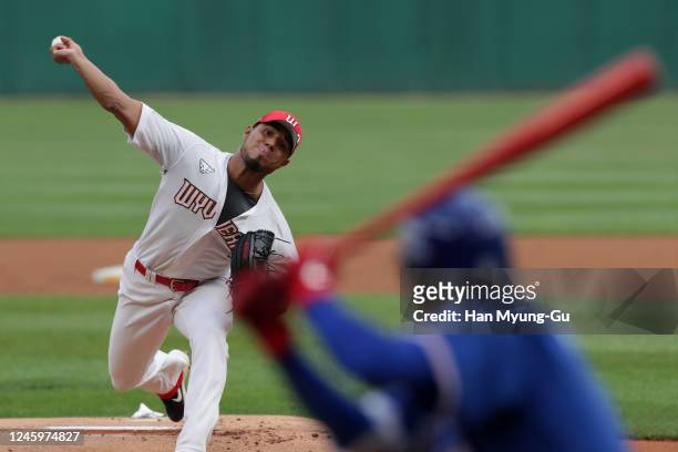 Pitcher Ricardo Pinto of SK Wyverns throws in the top of the first inning during the KBO League game between Samsung Lions and SK Wyverns at the...