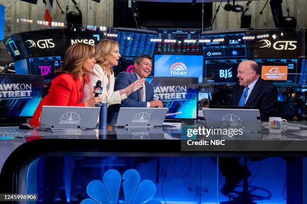 Hoda Kotb and Savannah Guthrie at the New York Stock Exchange with Jim Cramer and Carl Quintanilla on Wednesday, January 4, 2023 --