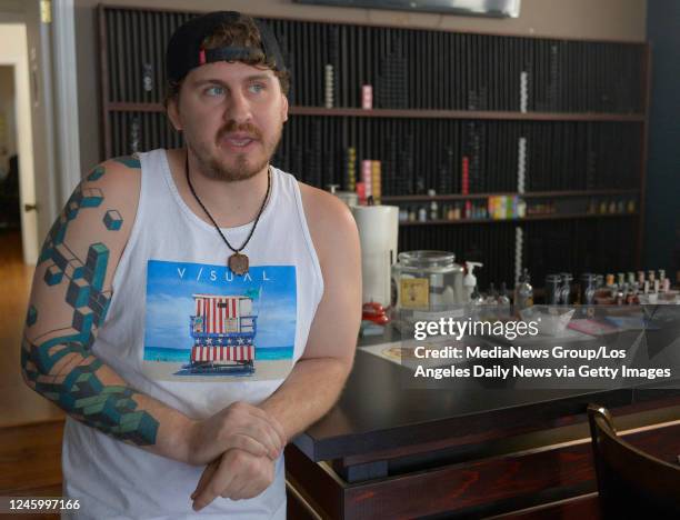 Tyler R Sawyer 36 Woodland Tobacco Stock Photos, High-Res Pictures, and Images - Getty ...
