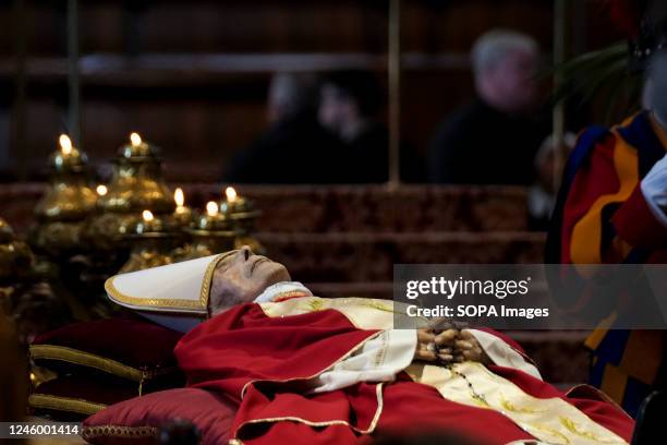 Which Pope Exploded 15,164 Death Of Pope Stock Photos, High-Res Pictures, and Images ...