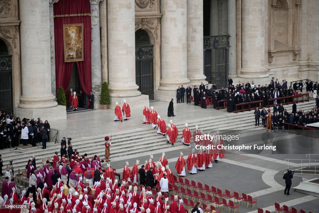 Pope Burial Ritual Clergy walk towards St Peter’s Basilica for the burial of Pope... News ...