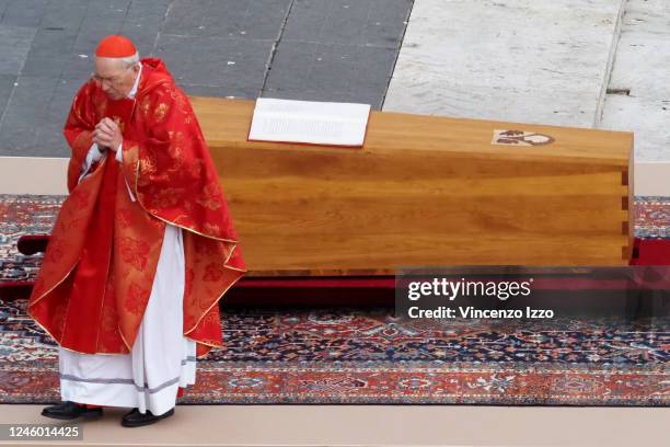 Pope Ratzinger Bless 878 Cardinals Ratzinger Photos & High Res Pictures - Getty Images