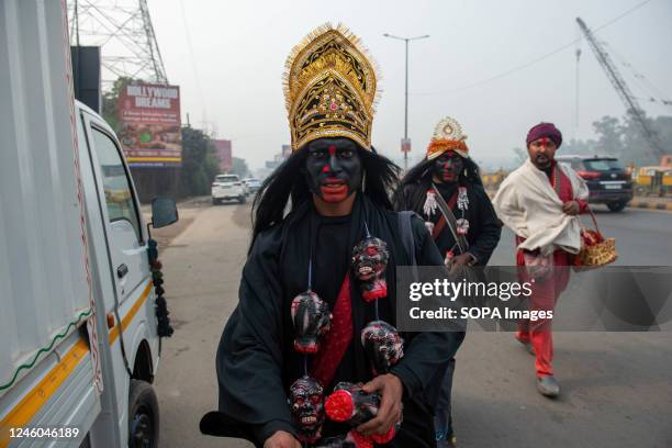 Male devotees dress up as Hindu goddess Kali, head to Vaishali to offer prayers in Ghaziabad.