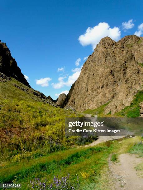 Gurvan Gurvan Saikhan Mountains Photos and Premium High Res Pictures - Getty ...