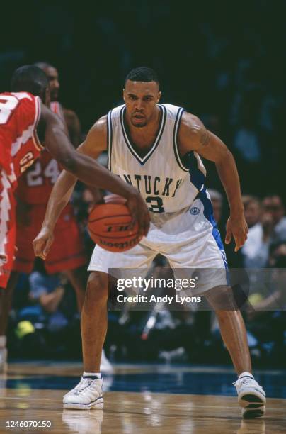 Ron Mercer, Forward for the University of Kentucky Wildcats keeps his eyes on the ball during the NCAA Division I Men's Southeast Regional tournament...