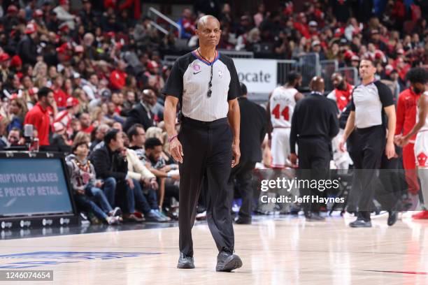 Mike Mathis Referee Michael Smith Basketball Photos and Premium High Res Pictures - Getty ...
