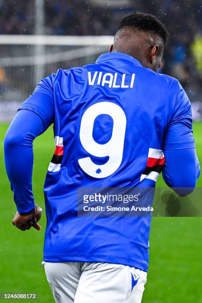 Ronaldo Vieira of Sampdoria pays respect to the late Gianluca Vialli during a warm-up session prior to kick-off in the Serie A match between UC...