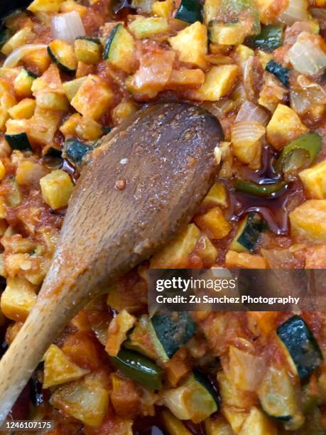 pisto manchego - castilië-la-mancha stockfoto's en -beelden