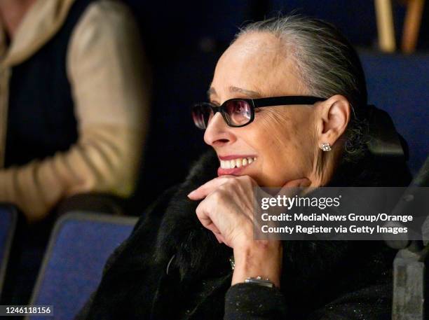 Robin Prees 18 Robin Preiss Glasser Stock Photos, High-Res Pictures, and Images ...