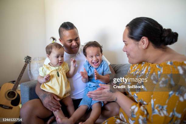 klap klap klap - pacific islanders stockfoto's en -beelden