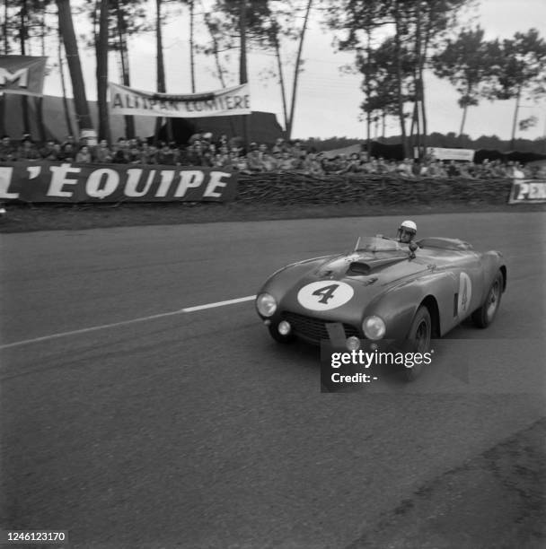 Scuderia Ferrari driver French Maurice Trintignant drives his Ferrari 375 Plus N°4 during the 22nd edition of the 24 hours of Le Mans car race, on...