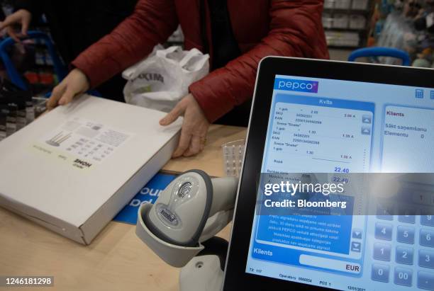 Using A Till Shop Till With Screen Photos and Premium High Res Pictures - Getty Images