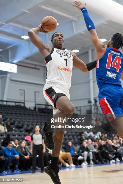 Reggie Perry of the Raptors 905 goes to the basket during the fourth quarter of the game against the Motor City Cruise on January 12, 2023 at Wayne...