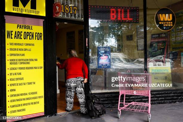 28,769 Western Union Stock Photos, High-Res Pictures, and Images - Getty  Images