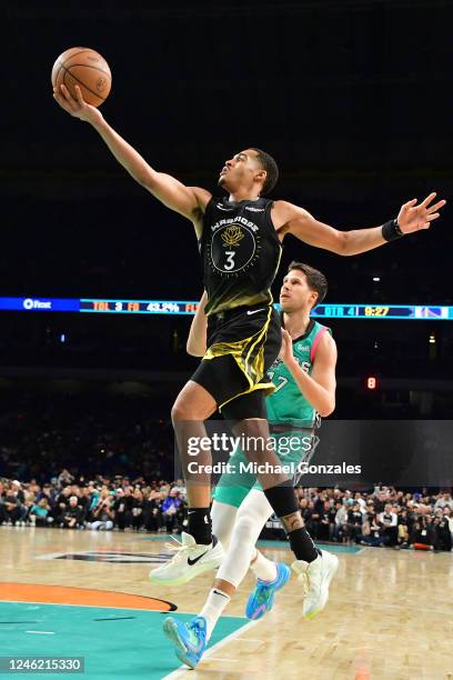 Jordan Poole of the Golden State Warriors drives to the basket during the game against the San Antonio Spurs onJanuary 13, 2023 at the Alamodome in...