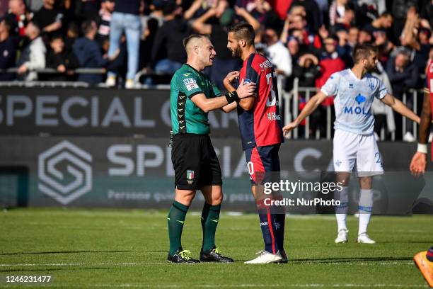 Francesco Meraviglia, Arbitro, Referee,, Leonardo Pavoletti of Cagliari Calcio during the Italian soccer Serie B match Cagliari Calcio vs Como 1907...