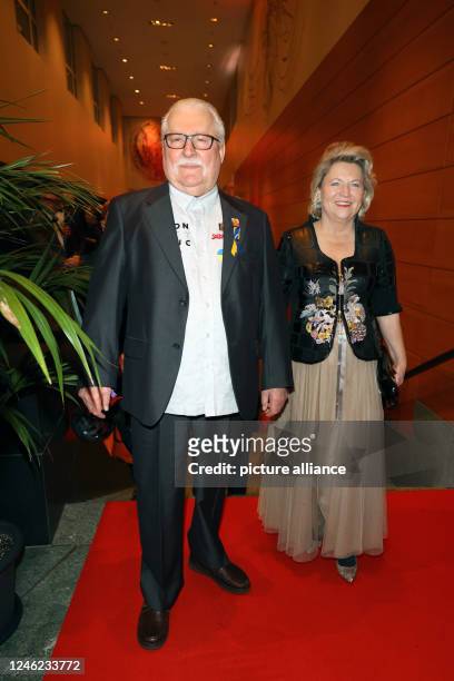 January 2023, Berlin: Lech Walesaa, former Polish president and Nobel Peace Prize laureate, and Cornelia Pieper attend the Berlin Press Ball at the...