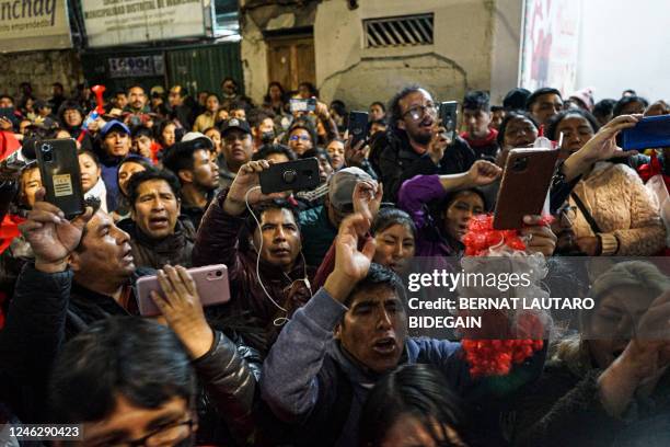 Peolple people say goodbye to demonstrators as they depart to Lima to protest against the government of Peruvian President Dina Boluarte in the city...