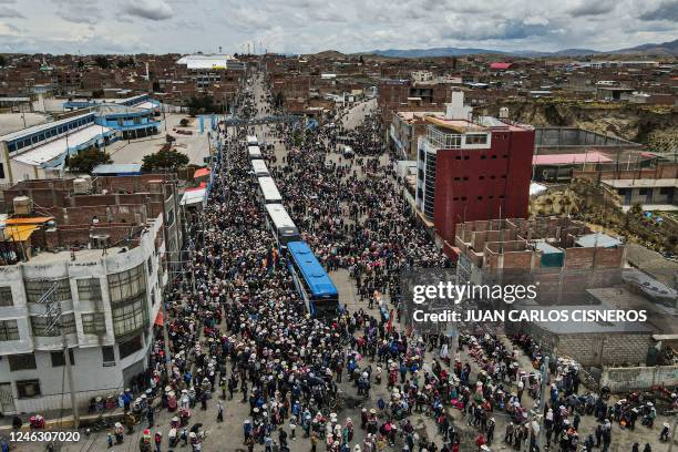 People say goodbye to demonstrators as they depart to Lima to protest against the government of Peruvian President Dina Boluarte in the city of...