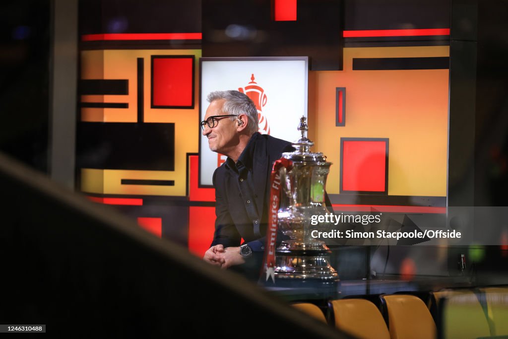 Liverpool manager Slot plays padel against and talks with Everton icon Lineker