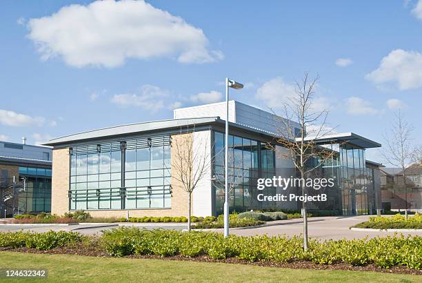 bürogebäude - generic location stock-fotos und bilder