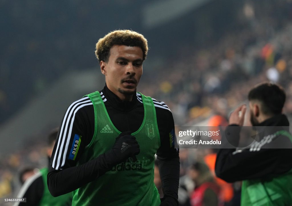 Fàbregas confirms Alli's training participation: 'If I can help, I’m happy to do so'