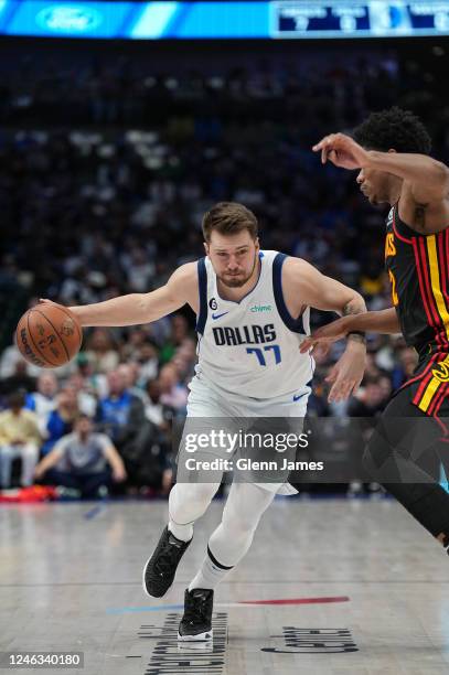 Luka Doncic of the Dallas Mavericks handles the ball during the game against the Atlanta Hawks on January 18, 2023 at the American Airlines Center in...