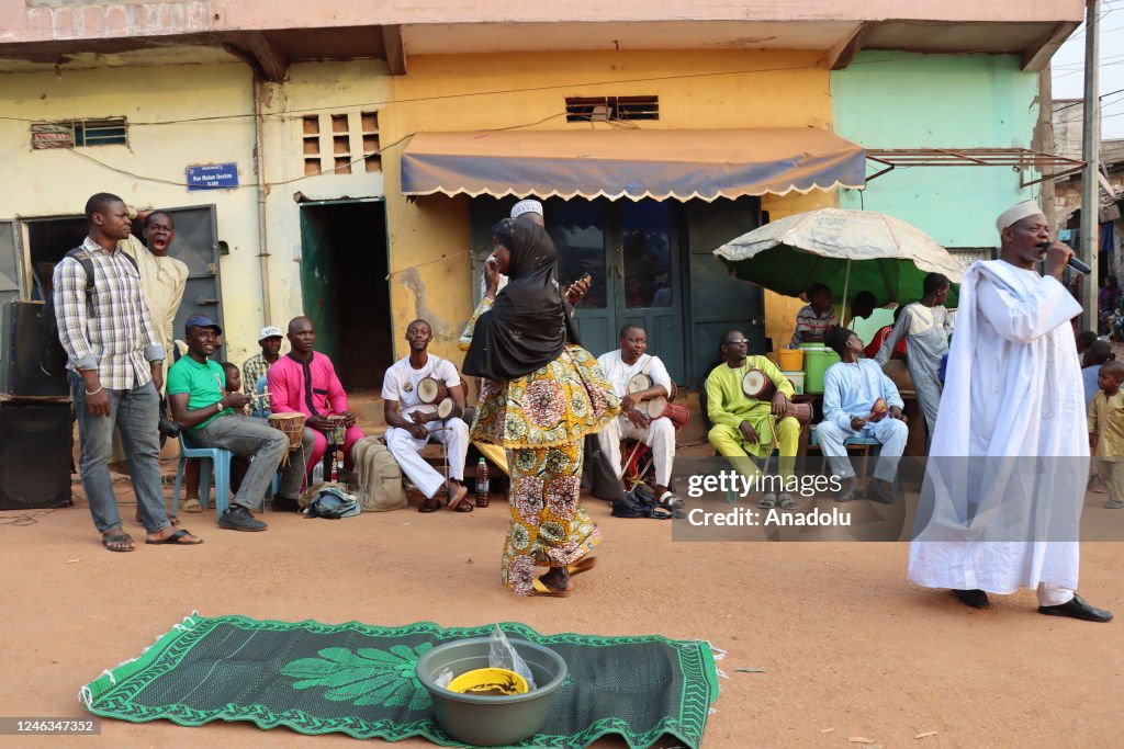 People dance and play