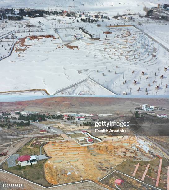 Composite image assembled of two single photos from top to bottom dated February 01 January 18, 2023 showing photos of a landscape in winter season...