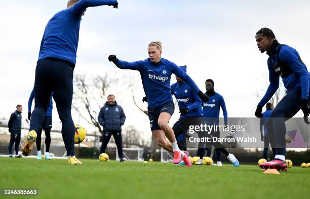 Mykhailo Mudryk and Carney Chukwuemeka of Chelsea during a training session at Chelsea Training Ground on January 20, 2023 in Cobham, England.