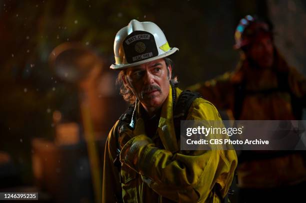 You Know Your Dragon Best The crews work to contain a dangerous forest fire and save a group of environmentalists protesting a housing development,...