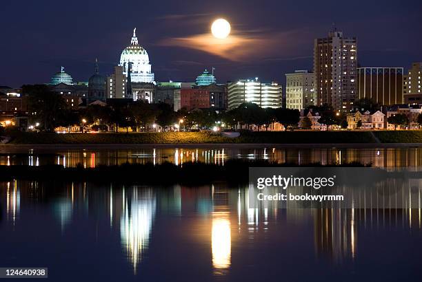 full moon in harrisburg pennsylvania - pennsylvania capitol stock pictures, royalty-free photos & images