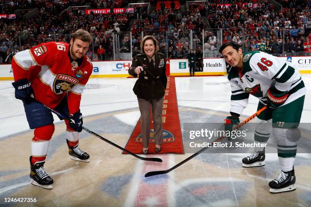 Laura J Richardson Photos and Premium High Res Pictures - Getty Images