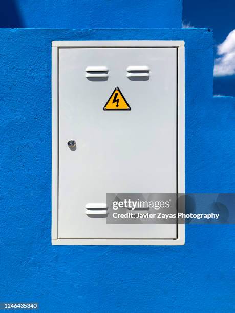 meter box for electrical equipment - electrical panel box stock-fotos und bilder