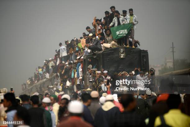 Thousands of Muslim devotees return home after attending the final prayer of Bishwa Ijtema, considered the world's second-largest Muslim gathering...