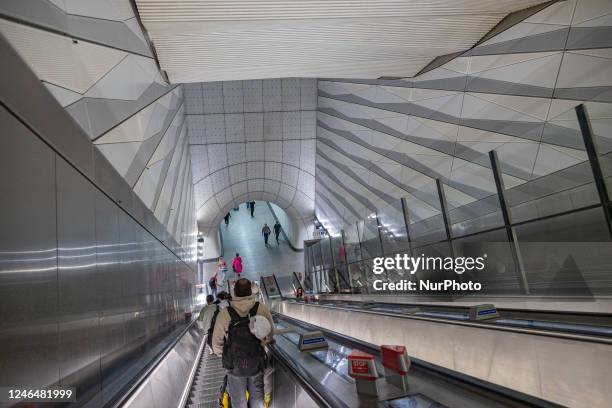 The Elizabeth Line - Liverpool Street underground station in London. The Elizabeth line is a high-frequency hybrid urban-suburban rail service in...