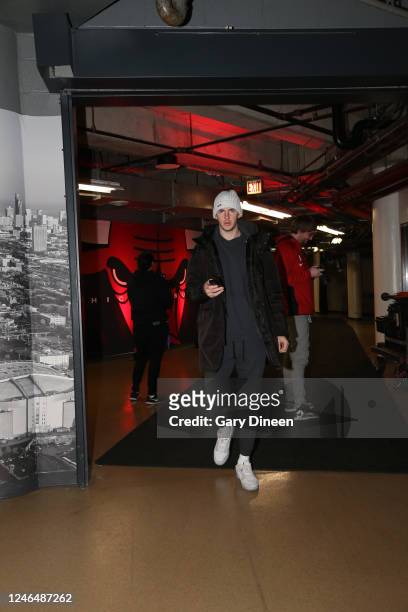 Alex Caruso of the Chicago Bulls arrives to the arena before the game against the Atlanta Hawks on January 23, 2023 at the United Center in Chicago,...