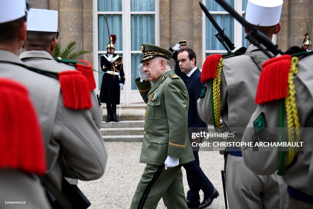 TOPSHOT-FRANCE-ALGERIA-DIPLOMACY-DEFENCE