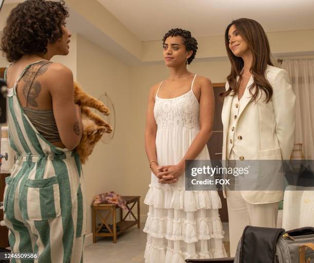 Guest star Jasika Nicole, Kiara Barnes and Roselyn Sanchez in the Tara and Jessica's High School Reunion/Cat Lady season premiere episode of FANTASY...