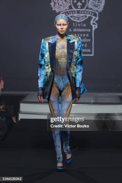 Model walks the runway during the On Aura Tout Vu Haute Couture Spring Summer 2023 show as part of Paris Fashion Week on January 24, 2023 in Paris,...