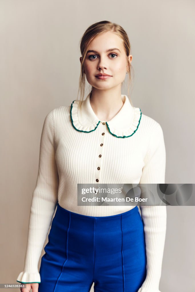 Angourie Rice Pose Angourie Rice of Apple TV+'s The Last Thing He Told Me poses for a ...
