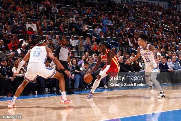 Griffin of the Atlanta Hawks drives to the basket during the game against the Oklahoma City Thunder on January 25, 2023 at Paycom Arena in Oklahoma...