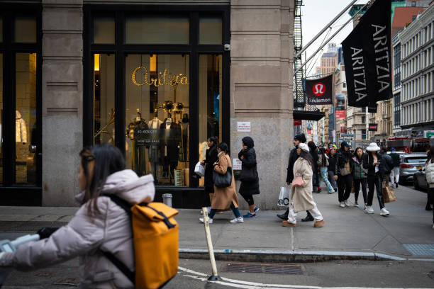 NY: Shoppers In Soho Ahead Of Personal Spending Figures