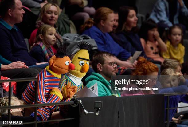 January 2023, Hamburg: Ernie & Bert at the NDR Elbphilharmonie Orchestra's family concert celebrating Sesame Street's 50th birthday. Photo: Georg...