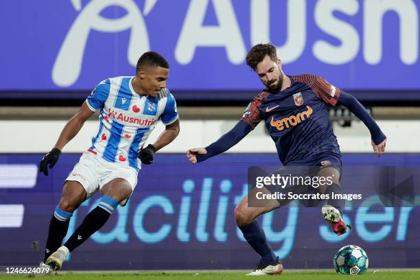 Amin Sarr of SC Heerenveen, Davy Propper of Vitesse during the Dutch Eredivisie match between SC Heerenveen v Vitesse at the Abe Lenstra Stadium on...