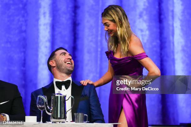 Justin Verlander of the New York Mets jokes with wife Kate Upton during the 2023 BBWAA Awards Dinner at New York Hilton Midtown on Saturday, January...