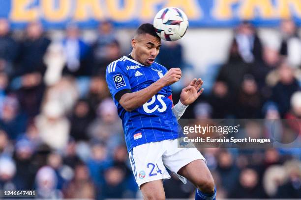Alexander Djiku of RC Strasbourg heads the ball during the Ligue 1 match between RC Strasbourg and Toulouse FC at Stade de la Meinau on January 29,...