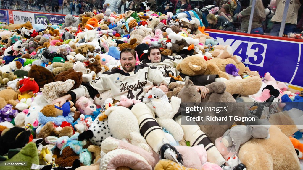 Bridgeport Islanders v Hershey Bears