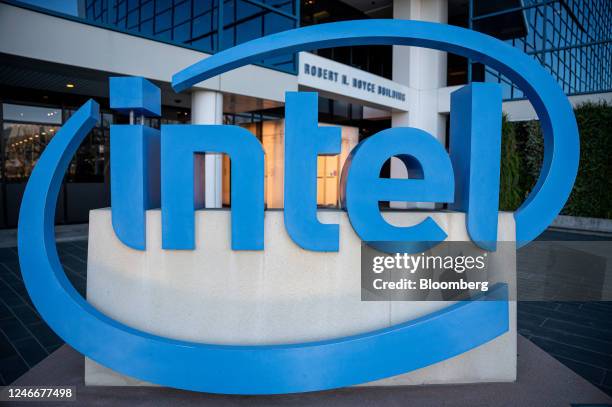 611 Intel Building Stock Photos, High-Res Pictures, and Images - Getty ...