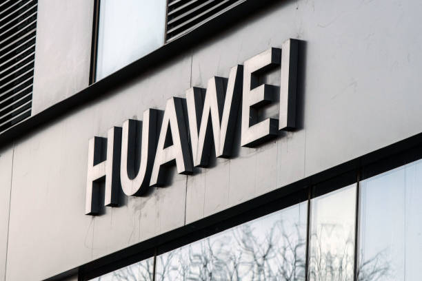 CHN: Huawei Store in Beijing As Biden Team Weighs Fully Cutting Off Huawei From US Suppliers